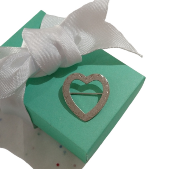Vintage Lamode 925 Sterling Silver Etched Open Heart Brooch - Picture 1 of 8